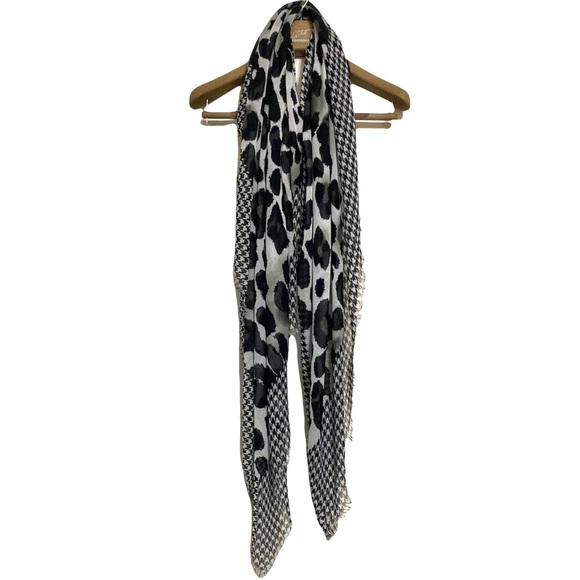 NICOLE MARCIANO•HOUNDSTOOTH / ANIMAL PRINT SCARF• - Picture 4 of 5